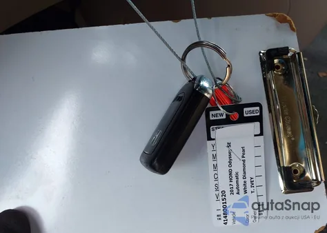 2017 Honda Odyssey Se z USA, uszkodzony, nr VIN 5FNRL5H34HB009842